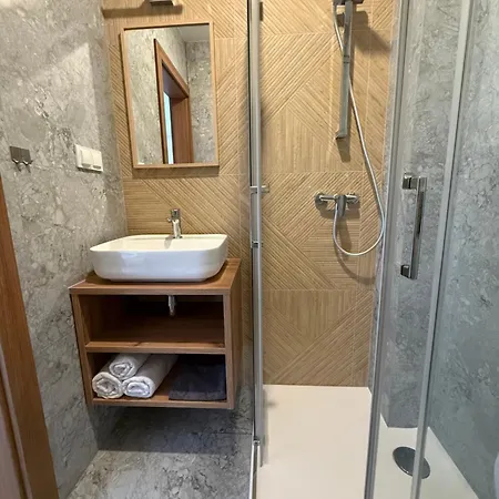 Jastrzebia Plaza 招待所 3*