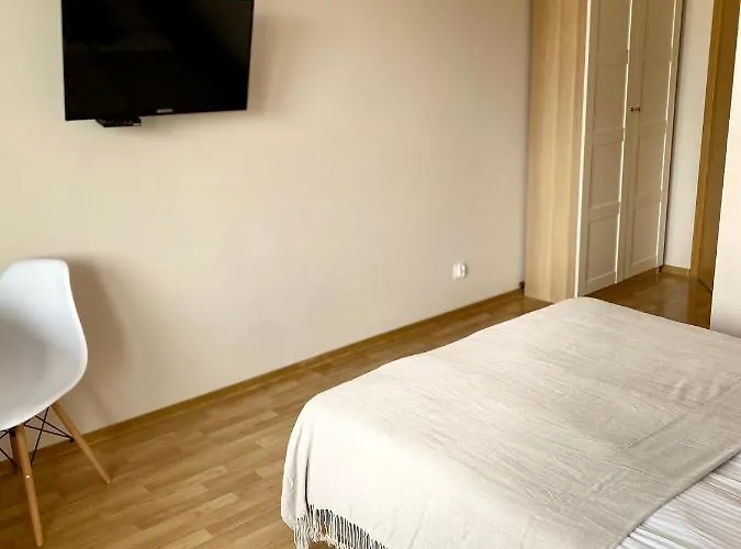 بيت ضيافة Jastrzebia Plaza 3*