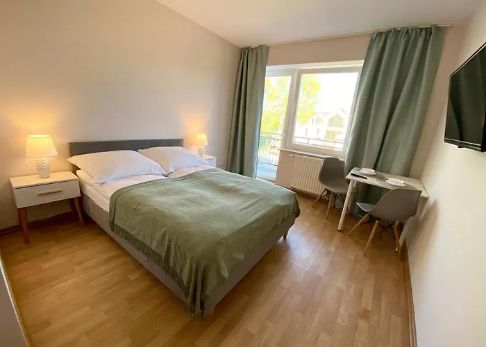 بيت ضيافة Jastrzebia Plaza 3*