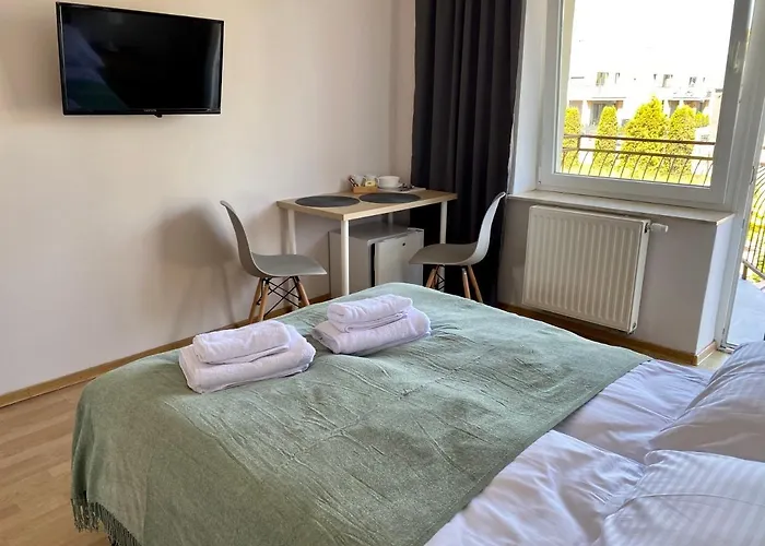 بيت ضيافة Jastrzebia Plaza 3*