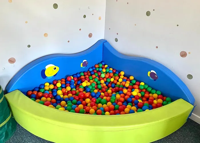 Jastrzebia Plaza بيت ضيافة