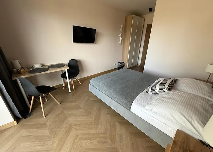 Jastrzebia Plaza بيت ضيافة